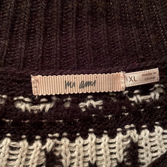 NWOT black and white sweater - Picture 2 of 2